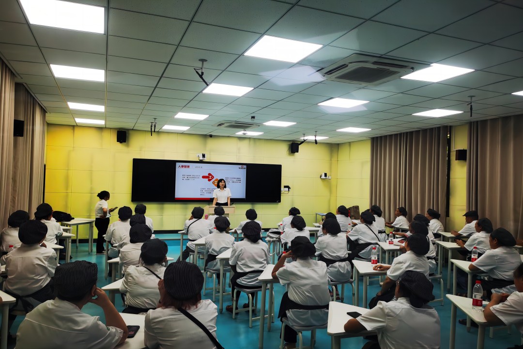 Cmp冠军餐饮集团开展2023年度秋季学期开学前食堂事情职员专项培训