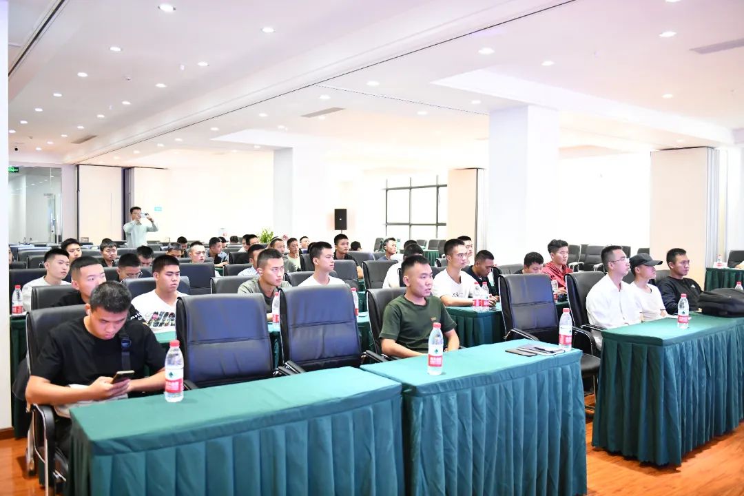 戎耀归绵不退志 职场扬帆再启航 ——Cmp冠军餐饮集团退役武士岗位宣讲活动