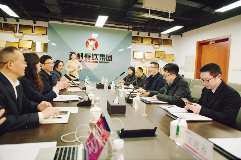 共筑协同育人平台，，，，，，开启校企相助新篇：西南科技大学经济治理学院副院长郭四代一行到Cmp冠军餐饮集团交流座谈